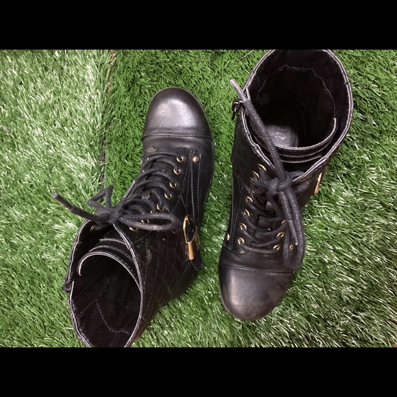 Guess  leather combat boots for women - Picture 2 of 5